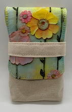 Load image into Gallery viewer, Fabric Pen Case- 3D Flower
