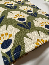 Load image into Gallery viewer, A5 Woven Fabric Cover Retro Flower
