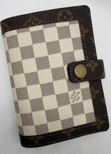 Load image into Gallery viewer, A6 White Check with Classic Monogram Frame
