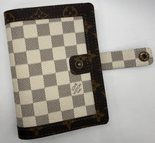 Load image into Gallery viewer, A6 White Check with Classic Monogram Frame
